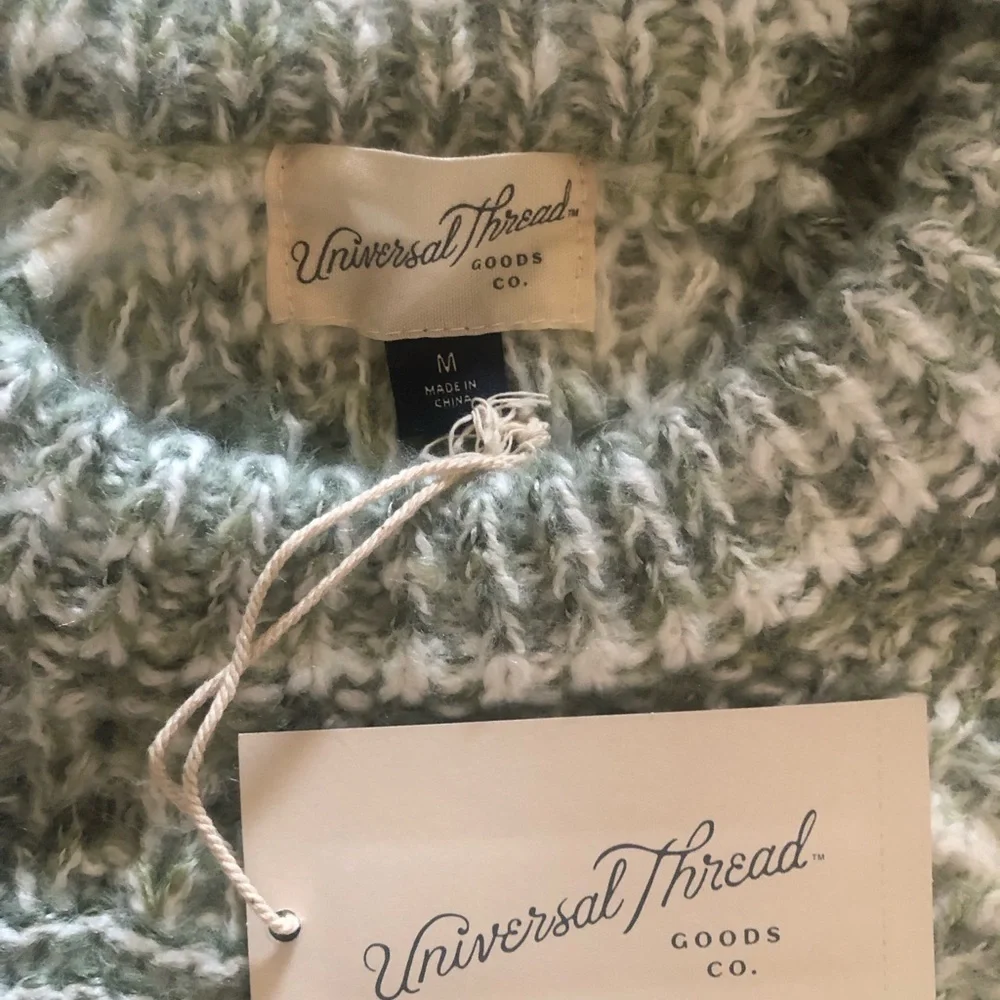 Universal Thread Women's oversized Green Crewneck Pullover Knit Sweater Size M